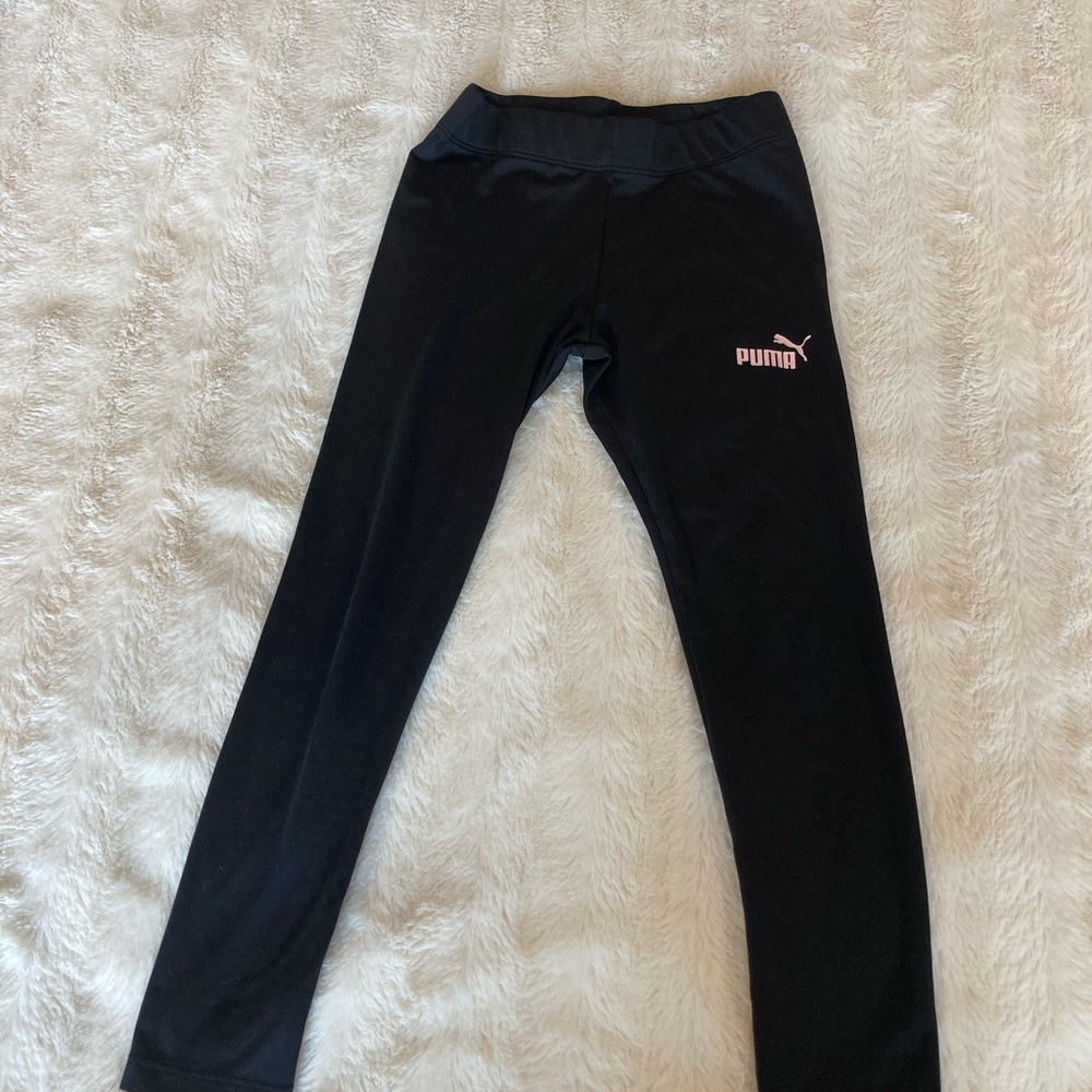 Black leggings